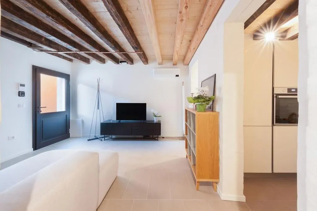 Апартаменты Ca' Ferrando, Brand New Apartment, Experienced Host! Венеция