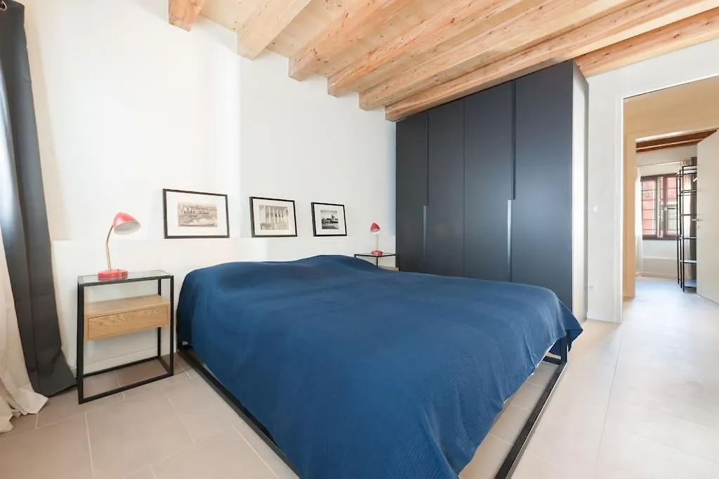 Ca' Ferrando, Brand New Apartment, Experienced Host! Венеция Апартаменты