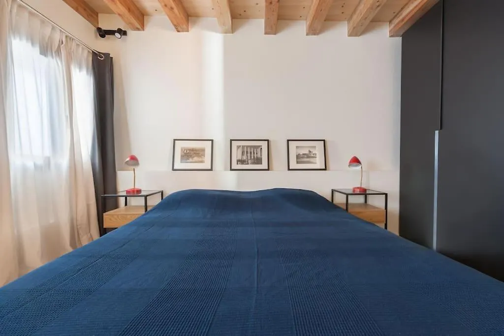 Ca' Ferrando, Brand New Apartment, Experienced Host! Venedik İtalya